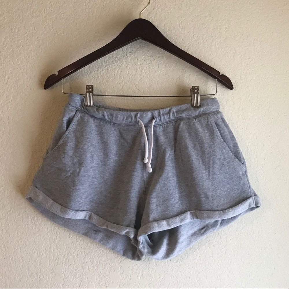 Grey Sweat-shorts🤍